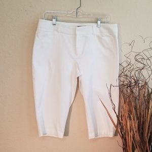 Bay Studio white capris